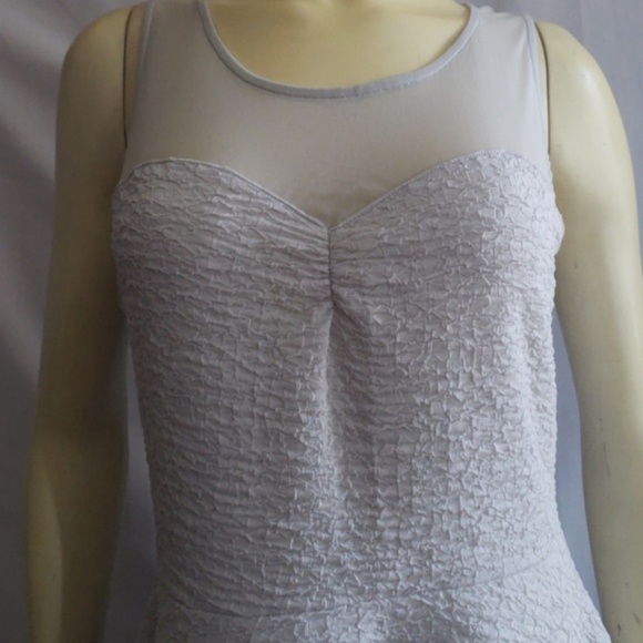 NEW GUESS Fit & Flare textured Mesh Dress SZ L - Picture 6 of 6